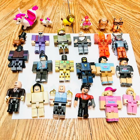 Roblox Assorted Figures & Pets Lot(24) Some Rare Some Incomplete Jazwares - Picture 3 of 10